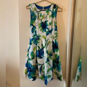 Vince Camuto floral fit and flare dress size 6 Pleated Sleeveless